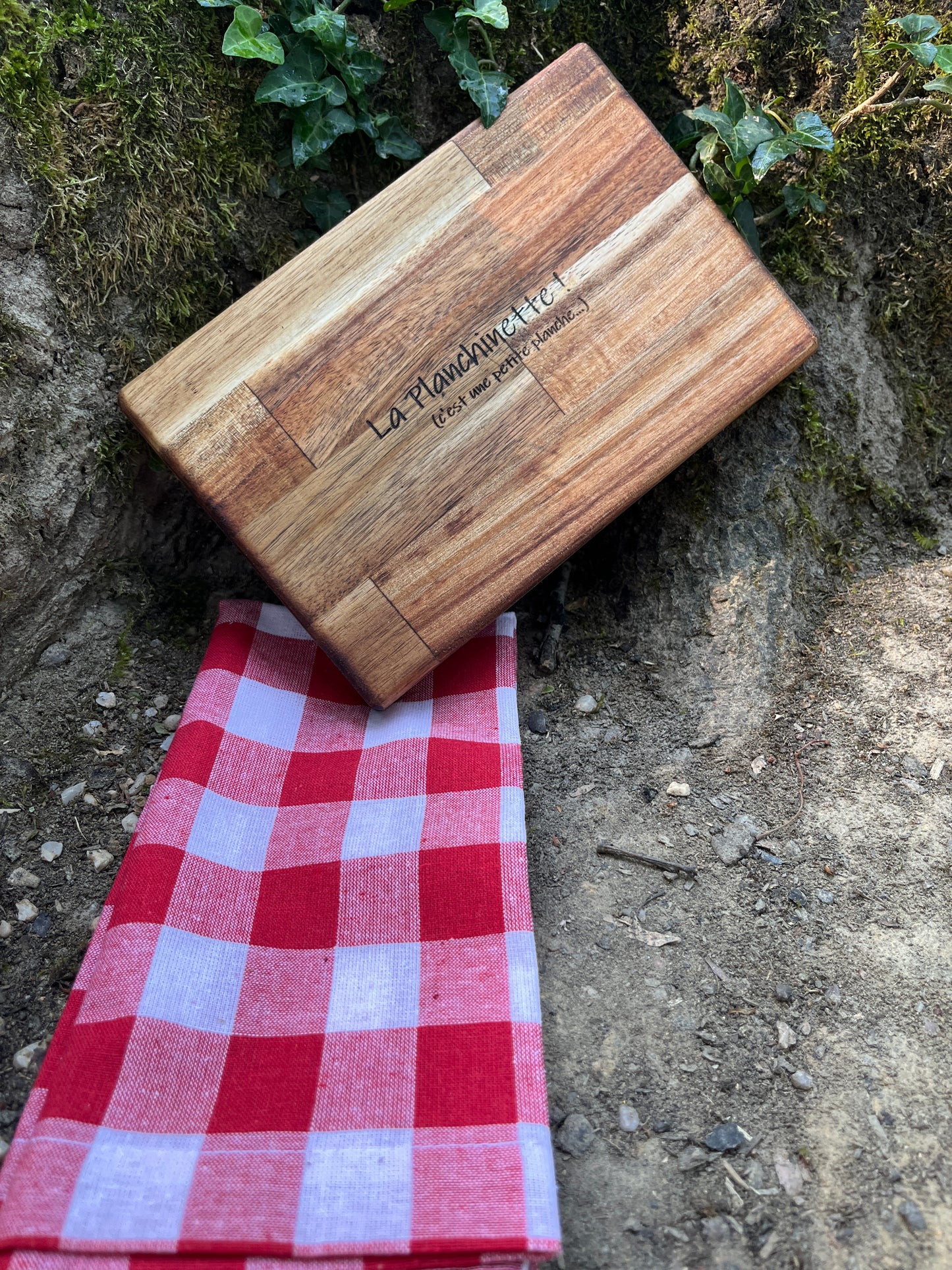 Planchinette en bois 14x21 cm – Petite planche Apéro/ pique-nique qui envoie du bois (sans accessoires)